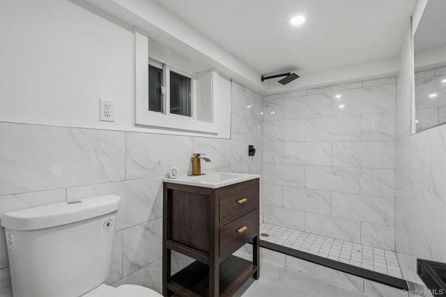 3079 Fearn Place, Bronx, NY 10465
