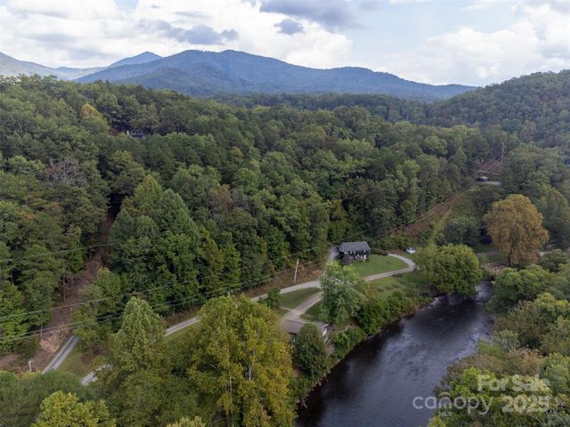 365 Duckback Trail, Whittier, NC 28789
