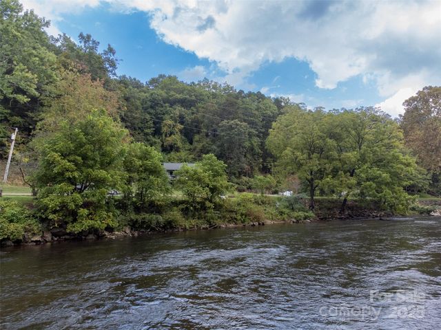 365 Duckback Trail, Whittier, NC 28789