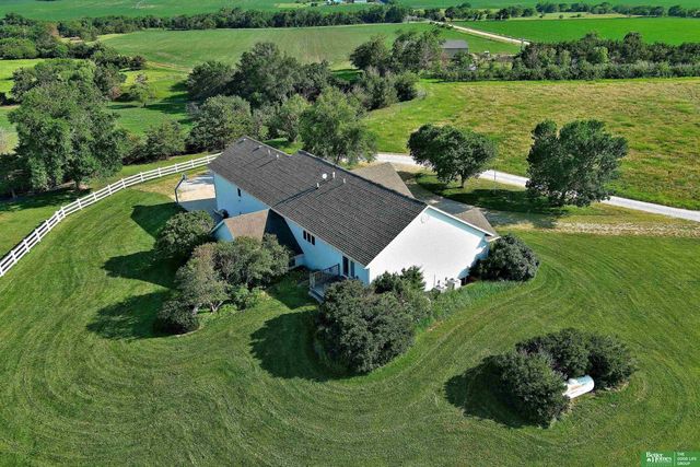 1107 Road P Road, York, NE 68467