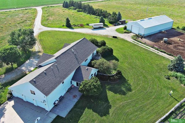 1107 Road P Road, York, NE 68467