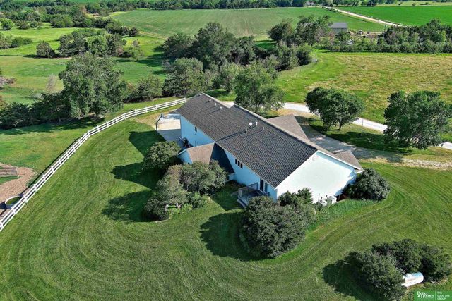 1107 Road P Road, York, NE 68467