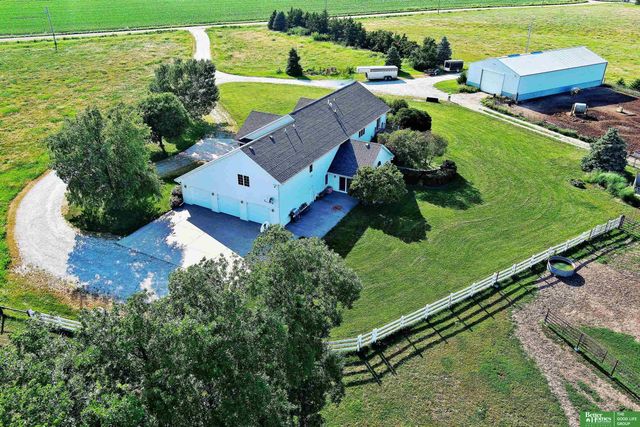 1107 Road P Road, York, NE 68467