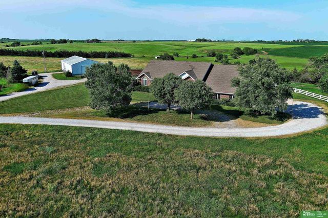 1107 Road P Road, York, NE 68467