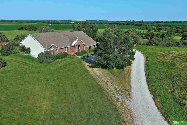 1107 Road P Road, York, NE 68467