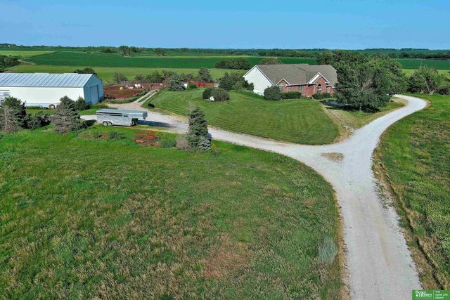 1107 Road P Road, York, NE 68467