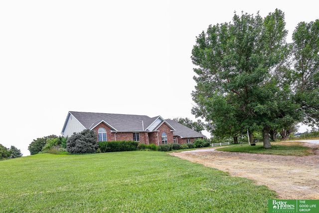 1107 Road P Road, York, NE 68467