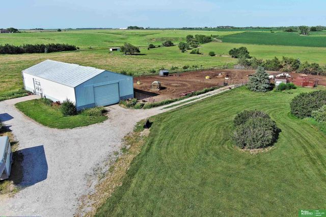 1107 Road P Road, York, NE 68467