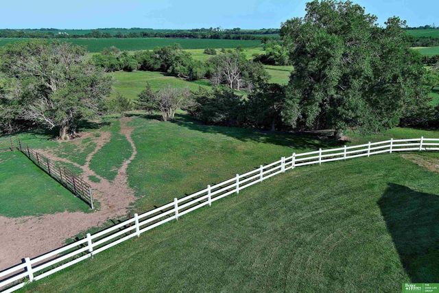 1107 Road P Road, York, NE 68467