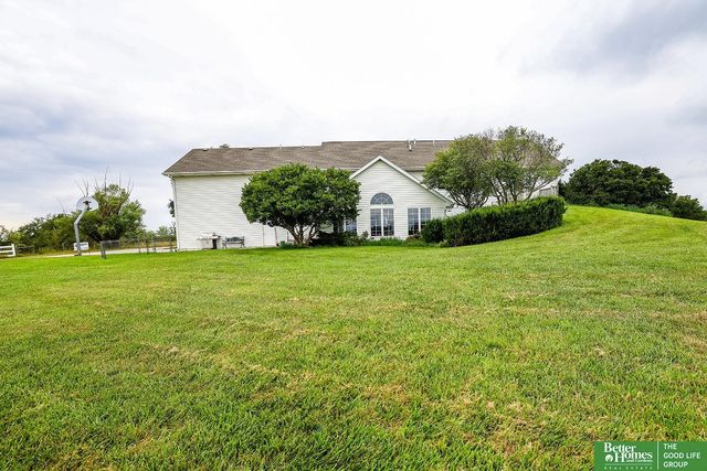 1107 Road P Road, York, NE 68467