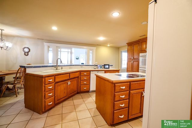 1107 Road P Road, York, NE 68467