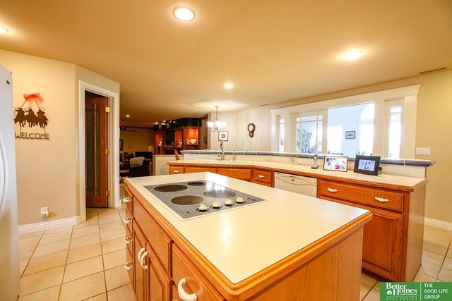 1107 Road P Road, York, NE 68467