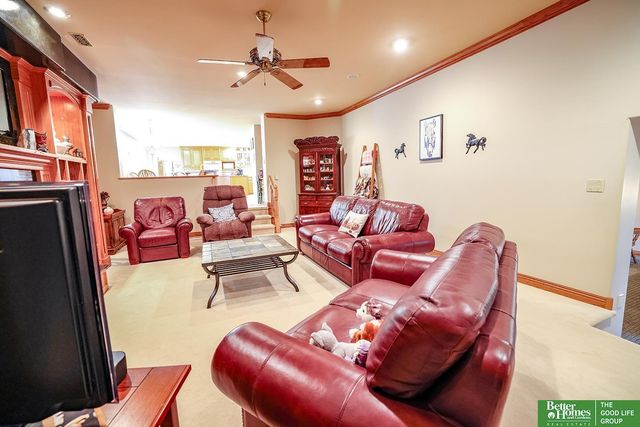 1107 Road P Road, York, NE 68467