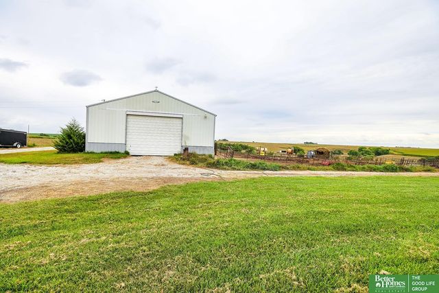1107 Road P Road, York, NE 68467