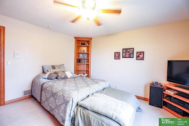 1107 Road P Road, York, NE 68467