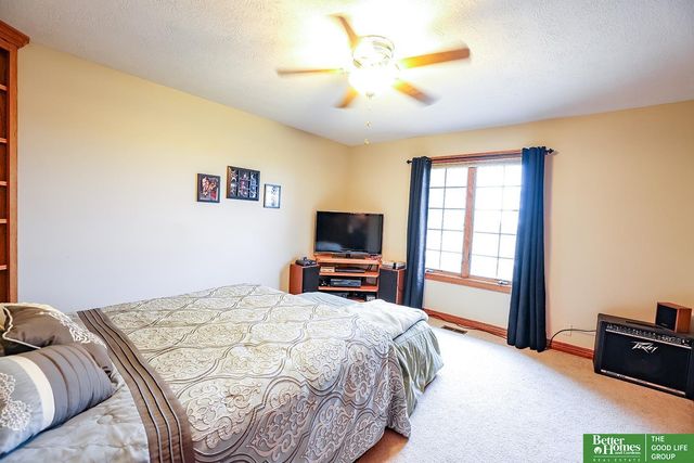 1107 Road P Road, York, NE 68467