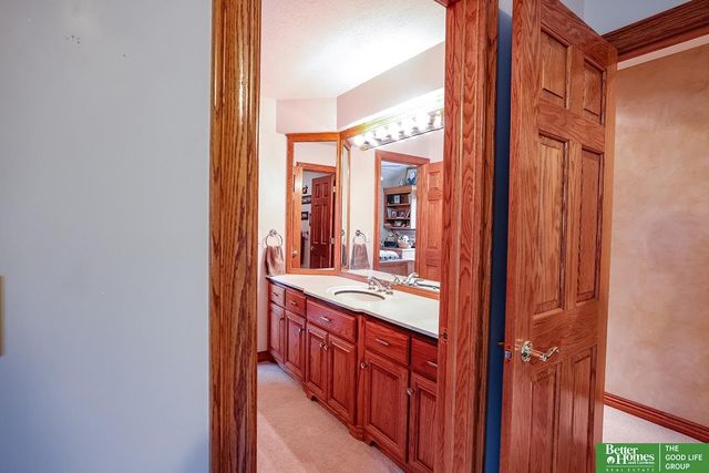 1107 Road P Road, York, NE 68467