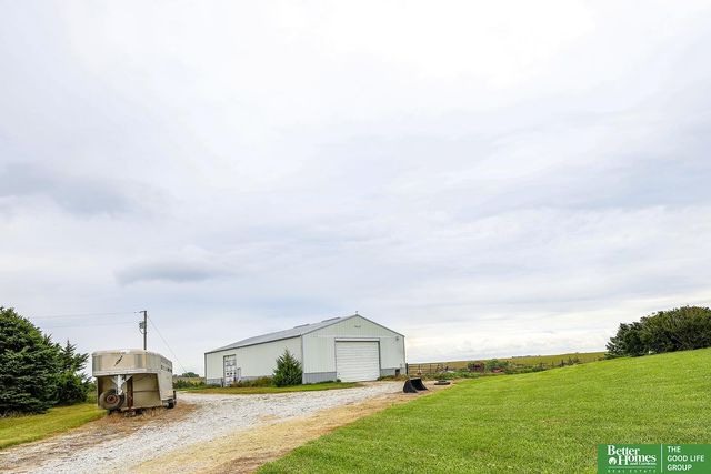 1107 Road P Road, York, NE 68467