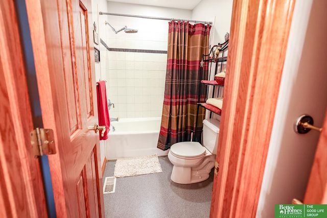 1107 Road P Road, York, NE 68467