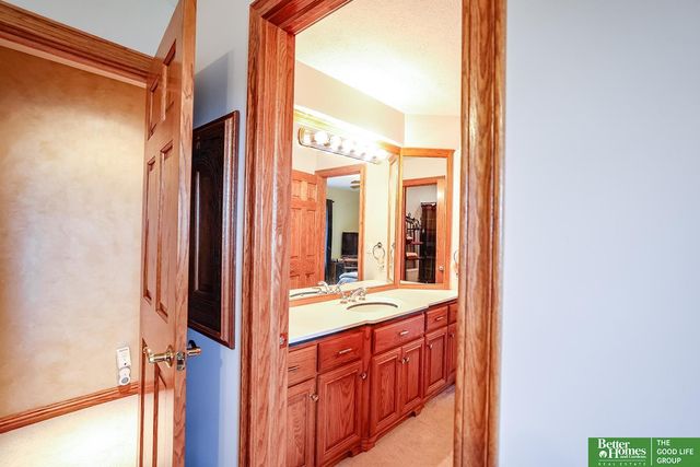 1107 Road P Road, York, NE 68467