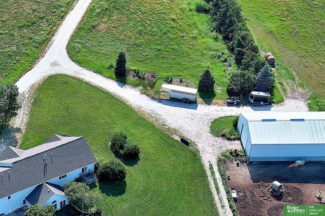 1107 Road P Road, York, NE 68467