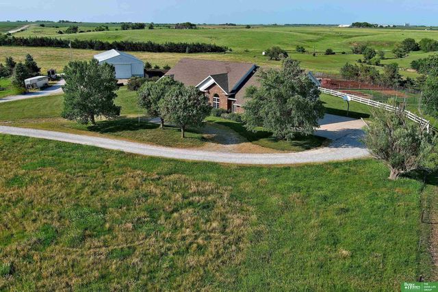 1107 Road P Road, York, NE 68467
