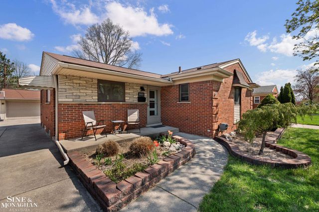 28300 MacKenzie Drive, Westland, MI 48185