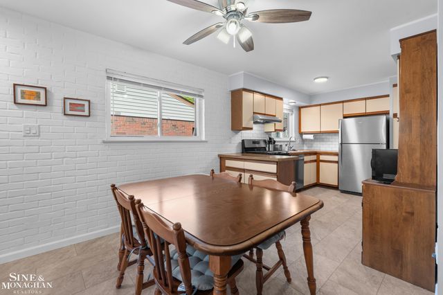 28300 MacKenzie Drive, Westland, MI 48185