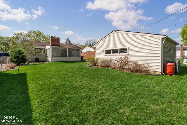 28300 MacKenzie Drive, Westland, MI 48185