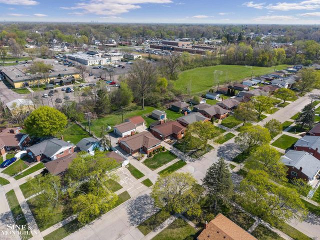 28300 MacKenzie Drive, Westland, MI 48185