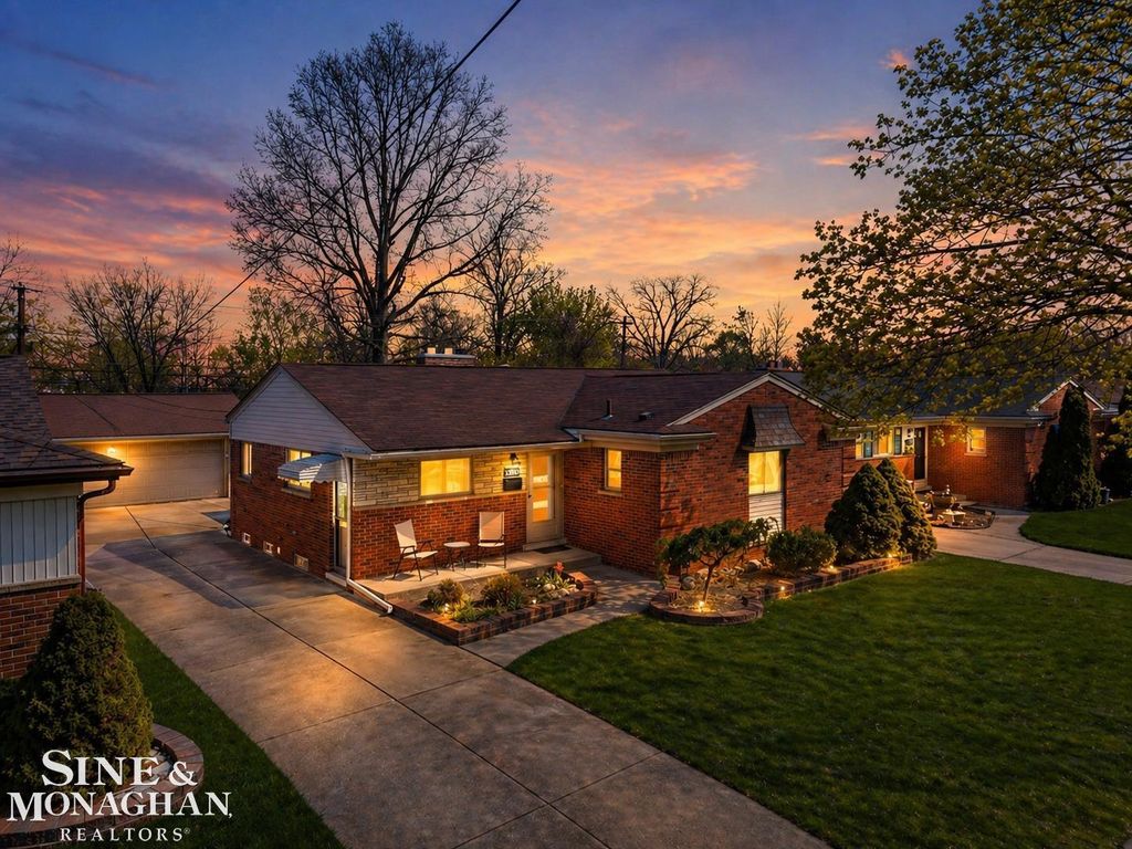 28300 MacKenzie Drive, Westland, MI 48185