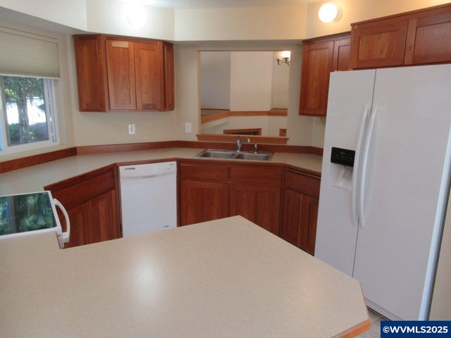 2572 & 2574 Arroyo Ridge Ct NW, Salem, OR 97304