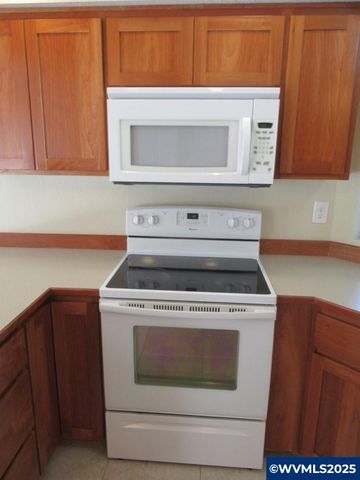 2572 & 2574 Arroyo Ridge Ct NW, Salem, OR 97304