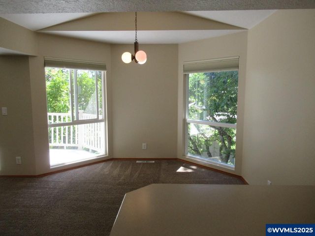 2572 & 2574 Arroyo Ridge Ct NW, Salem, OR 97304