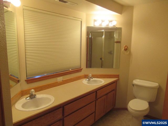 2572 & 2574 Arroyo Ridge Ct NW, Salem, OR 97304