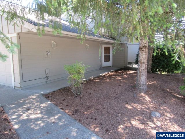 2572 & 2574 Arroyo Ridge Ct NW, Salem, OR 97304