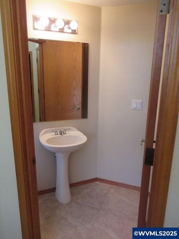 2572 & 2574 Arroyo Ridge Ct NW, Salem, OR 97304