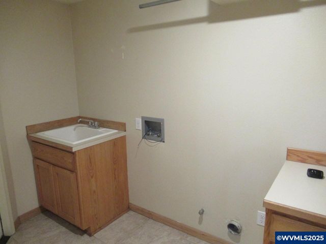 2572 & 2574 Arroyo Ridge Ct NW, Salem, OR 97304