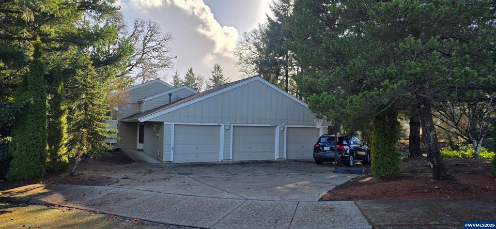 2572 & 2574 Arroyo Ridge Ct NW, Salem, OR 97304