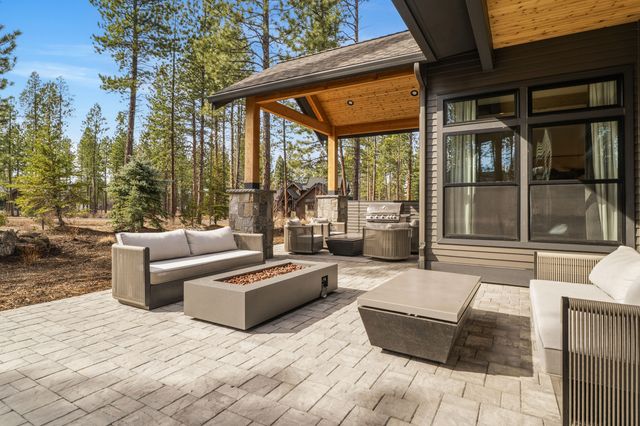 56350 Mirror Rock Loop 360, Bend, OR 97707