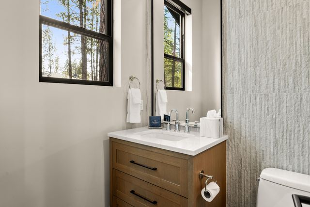 56350 Mirror Rock Loop 360, Bend, OR 97707