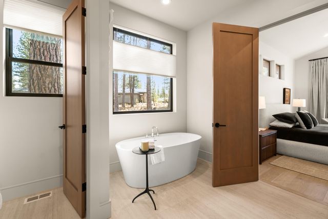 56350 Mirror Rock Loop 360, Bend, OR 97707