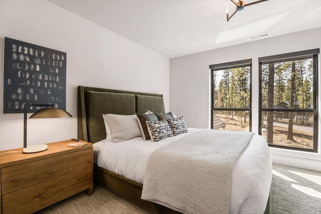 56350 Mirror Rock Loop 360, Bend, OR 97707