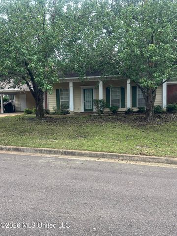 727 Hawthorn Green Drive, Ridgeland, MS 39157