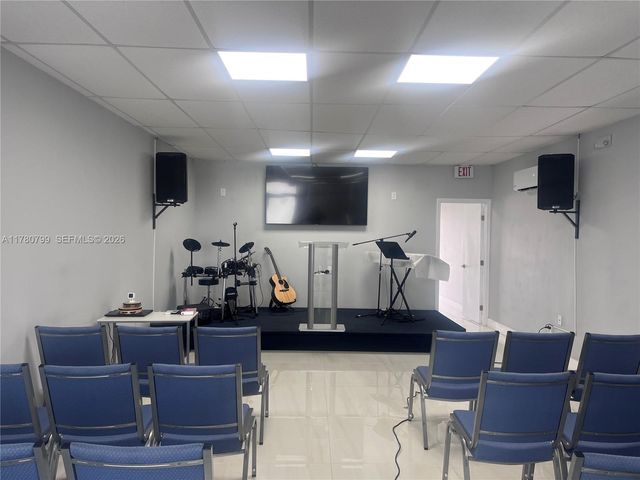 2228 SW 67th Avenue, Miami, FL 33155