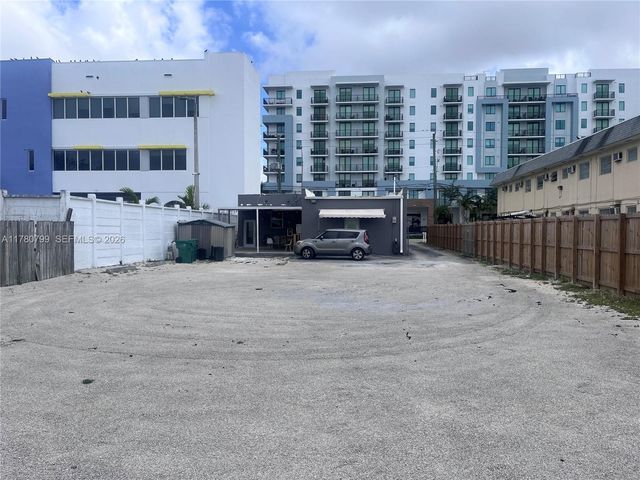 2228 SW 67th Avenue, Miami, FL 33155