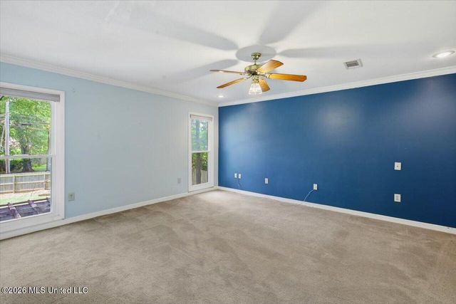 15 S Crownpointe Drive, Jackson, MS 39211
