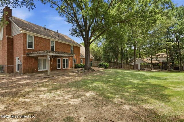 15 S Crownpointe Drive, Jackson, MS 39211