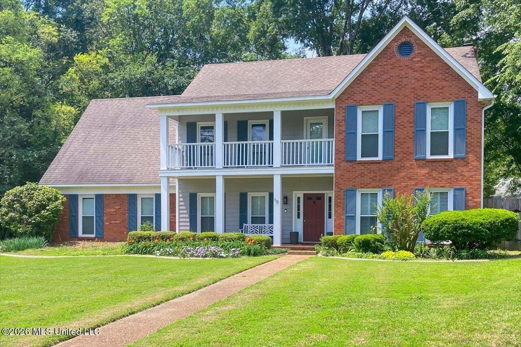 15 S Crownpointe Drive, Jackson, MS 39211
