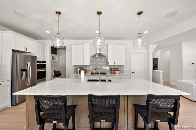 29096 Myles Andrew Drive, South Lyon, MI 48178